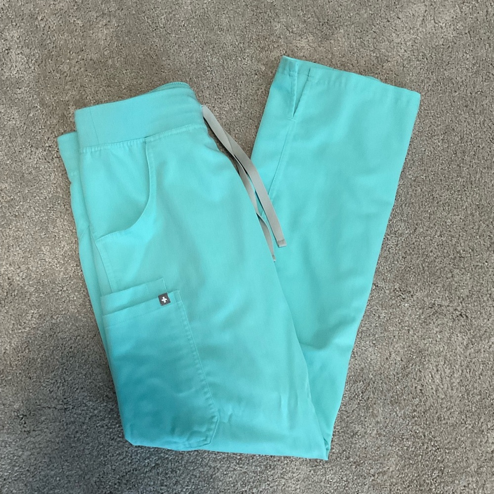 Kade Cargo Scrub Pant sea foam green scrub nursing pants rare sold out sea glass